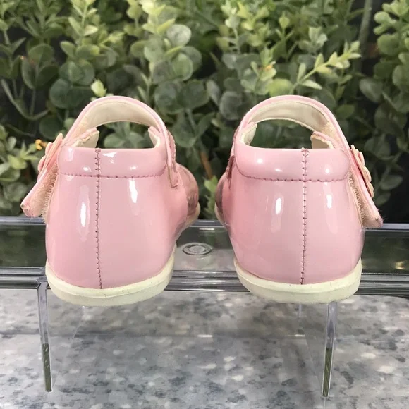 Darling Pink Patent Velcro Mary Janes w/ Decorative Flowers Little Girls 5✨NWOT✨ - Picture 5 of 8